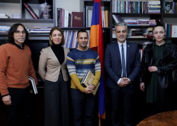 Փարաջանովին նվիրված ֆիլմի անձնակազմը հանդիպել է ԿԳՄՍ նախարարության հետ