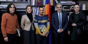 Փարաջանովին նվիրված ֆիլմի անձնակազմը հանդիպել է ԿԳՄՍ նախարարության հետ