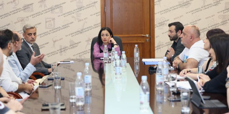 Ժաննա Անդրեասյանը հանդիպել է կինոոլորտի ներկայացուցիչների հետ՝ քննարկելու ոլորտային խնդիրները